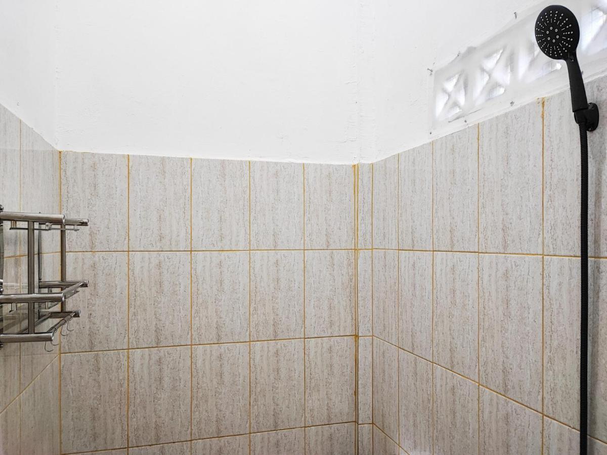Adela Homestay Syariah Near Universitas Muhammadiyah Jambi Mitra Reddoorz Ngoại thất bức ảnh